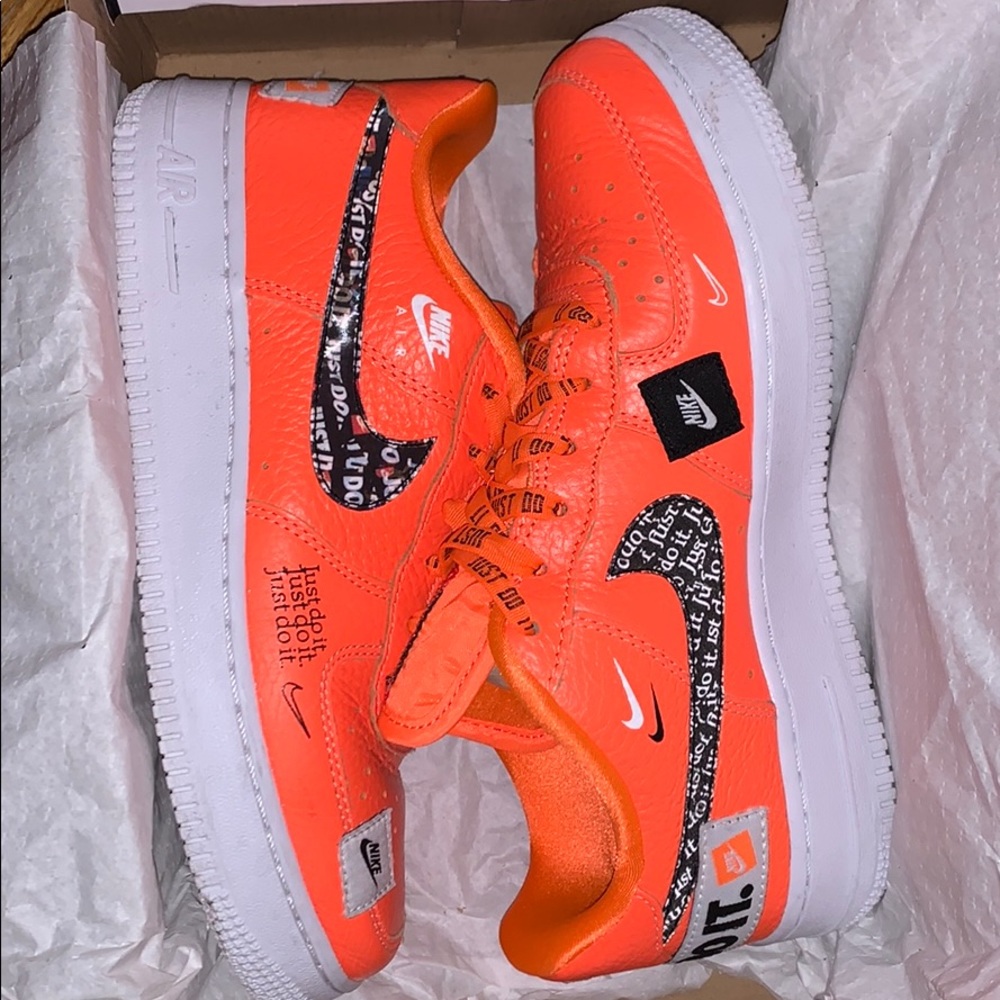 NIKE AIR FORCE 1 “JUST DO IT”